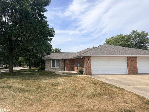 1703 -C Linden Drive, Fairfield, IA 52556