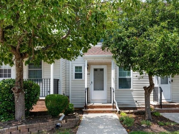 903 Wetherburn Ct, Raritan, NJ 08822