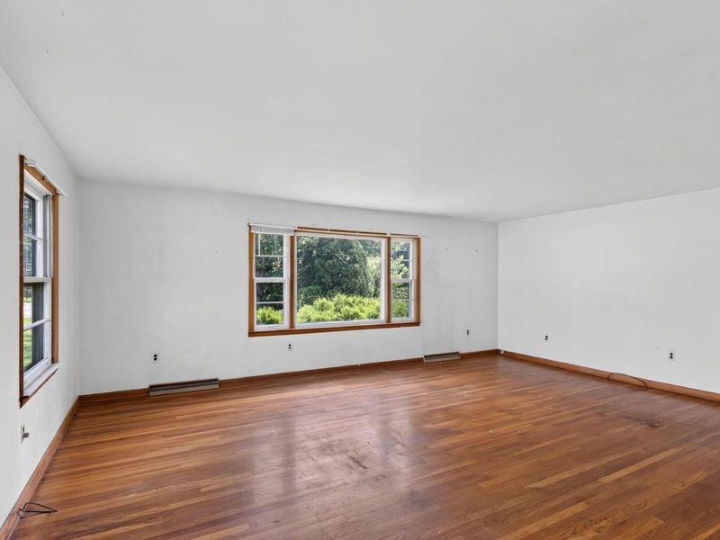 146 Oakland Boulevard NE, Newark, OH 43055 Photo 3