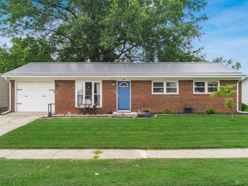 129 Lincolnshire Road, Columbus, OH 43230 Photo 1