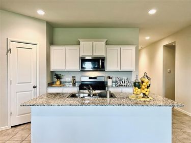 636 Mount Vista Lane , Fort Worth, TX 76131