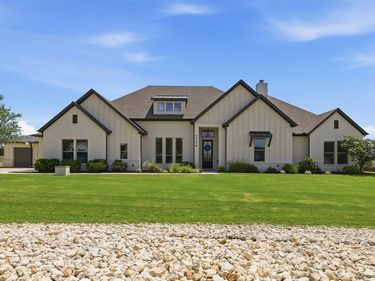 7736 Laura Lake Lane, Fort Worth, TX 76126
