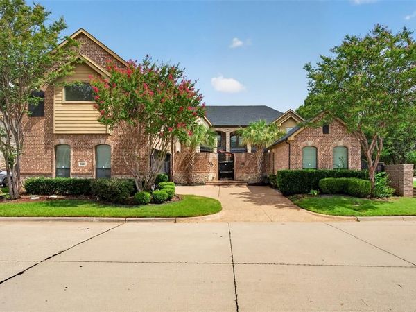 3801 Park Manor Court, Arlington, TX 76017