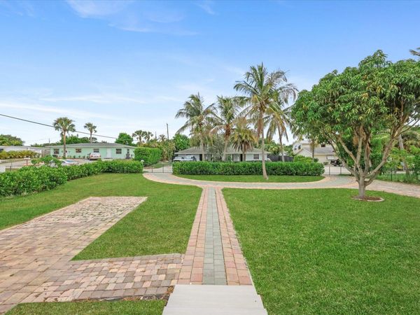 1803 Service Road, North Palm Beach, FL 33408