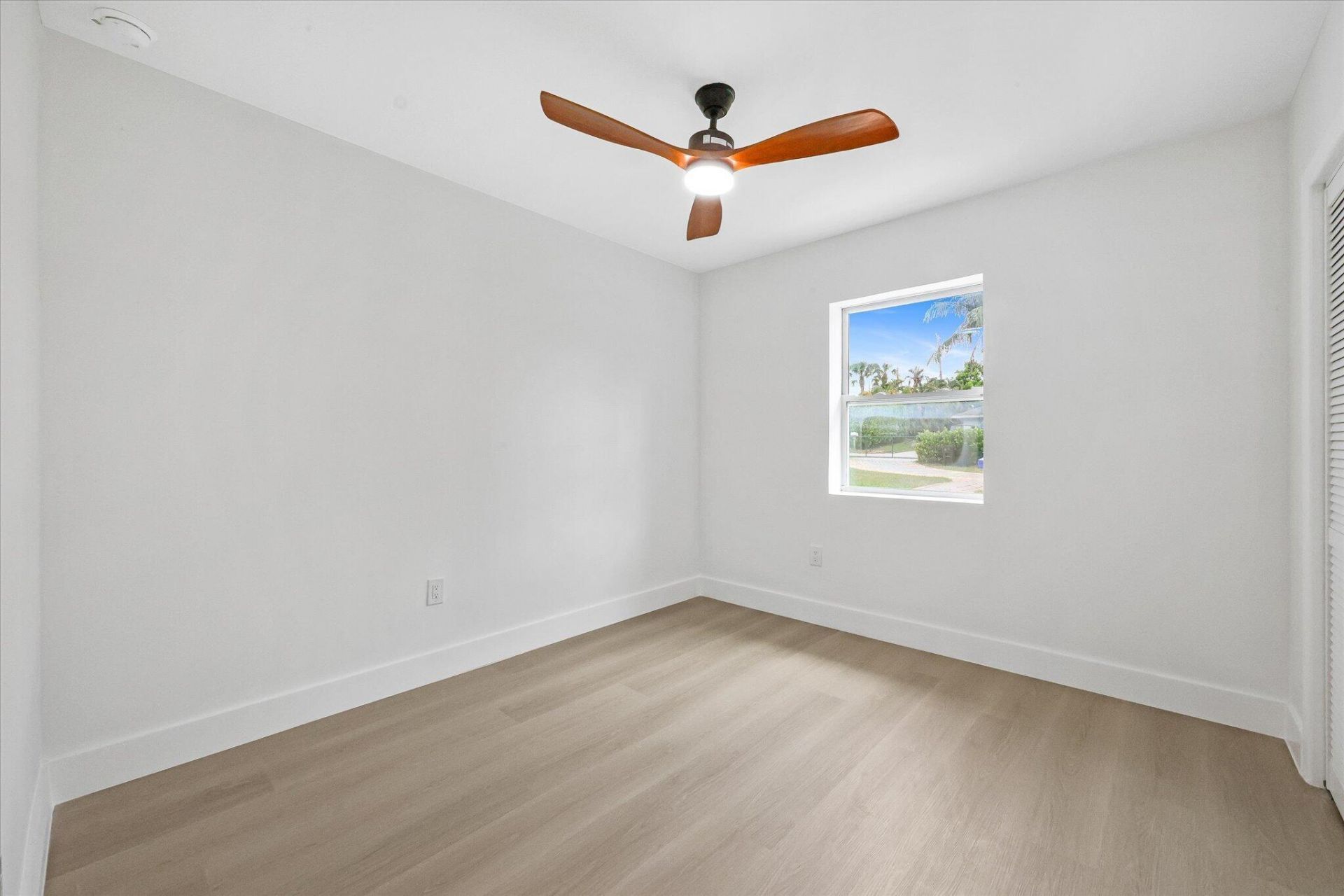 1803 Service Road, North Palm Beach, FL 33408 Photo