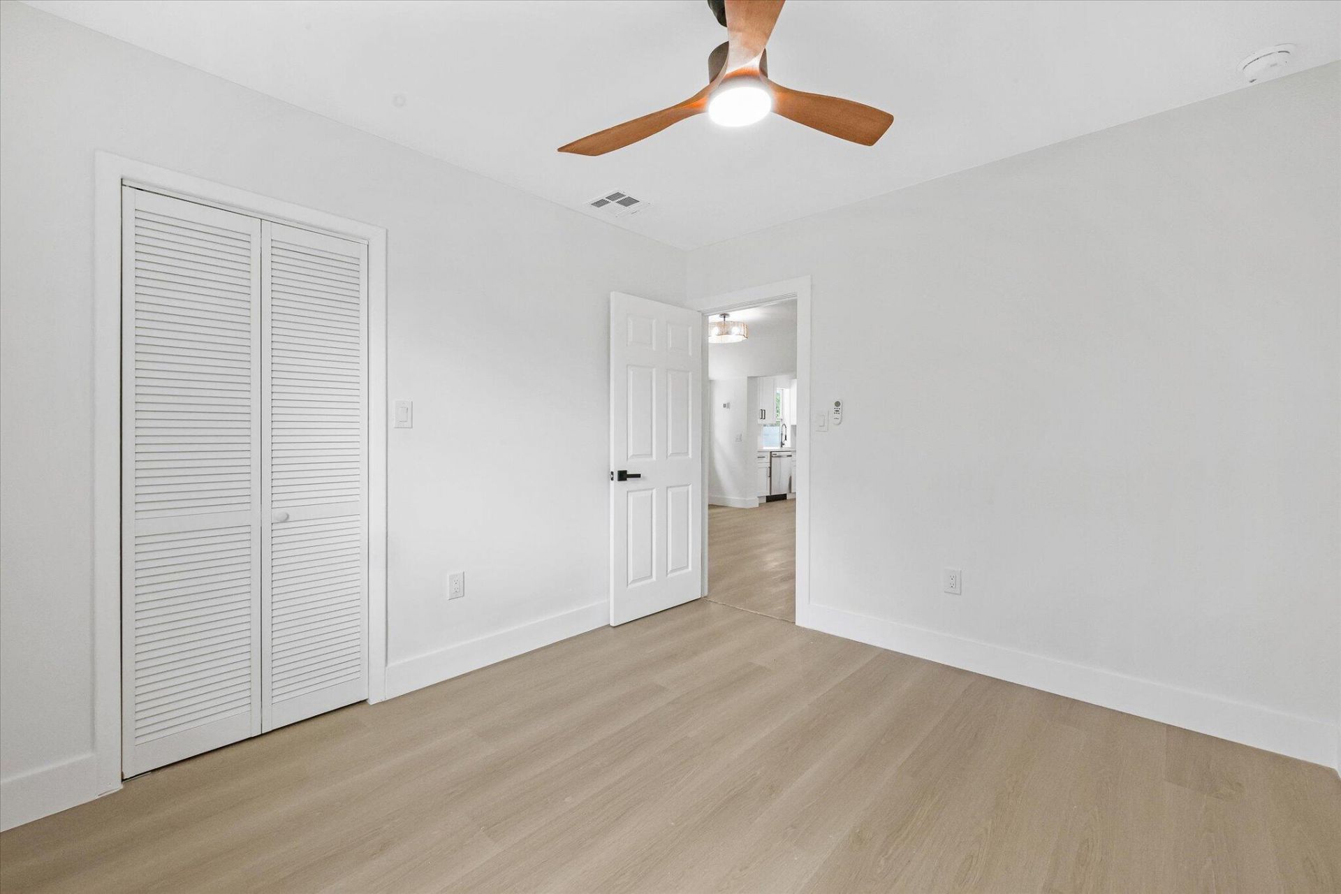 1803 Service Road, North Palm Beach, FL 33408 Photo