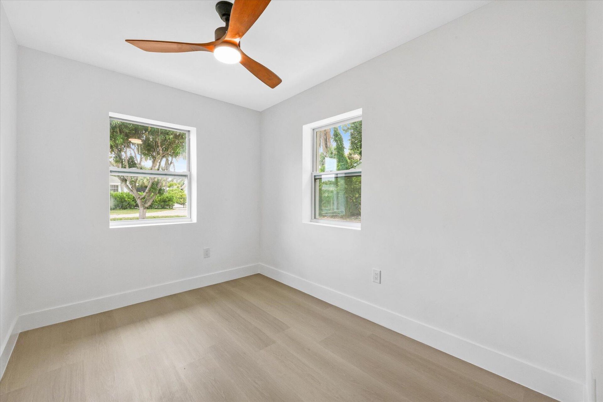 1803 Service Road, North Palm Beach, FL 33408 Photo