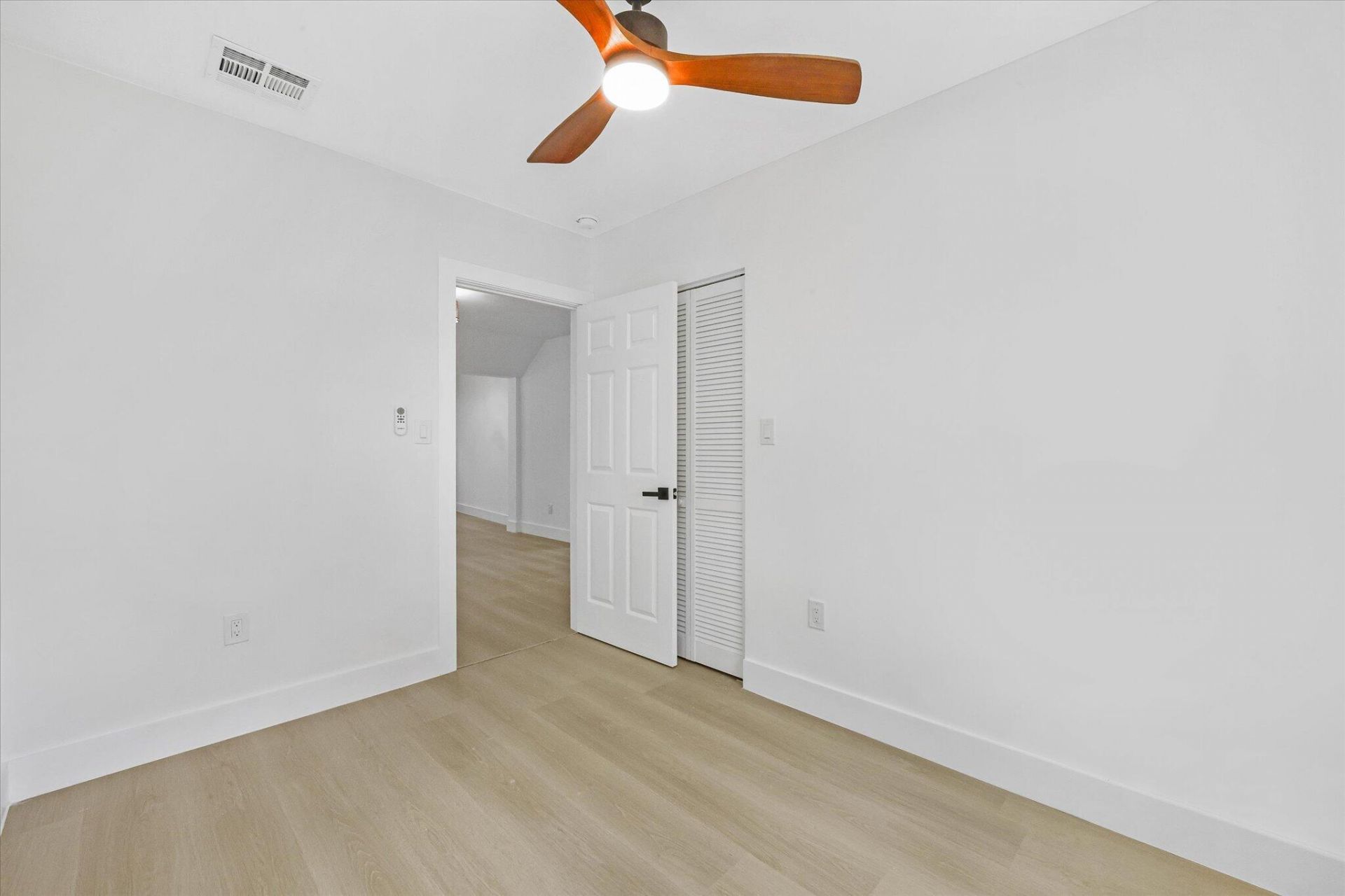 1803 Service Road, North Palm Beach, FL 33408 Photo