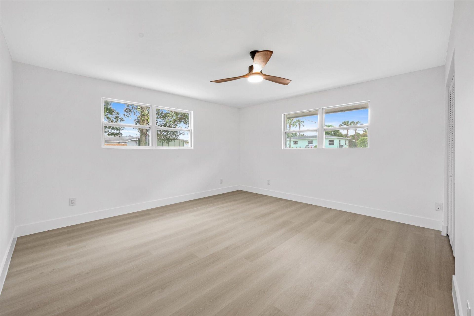 1803 Service Road, North Palm Beach, FL 33408 Photo
