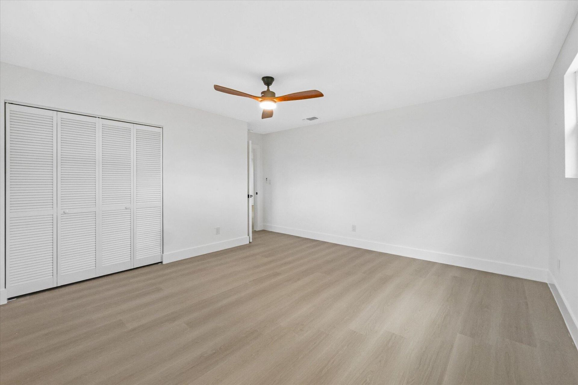 1803 Service Road, North Palm Beach, FL 33408 Photo