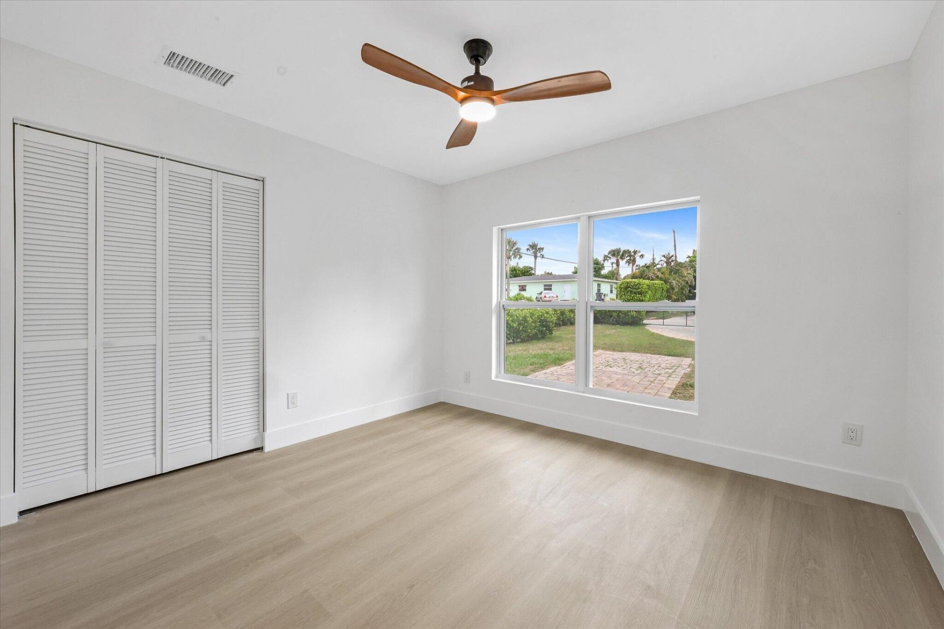 1803 Service Road, North Palm Beach, FL 33408 Photo