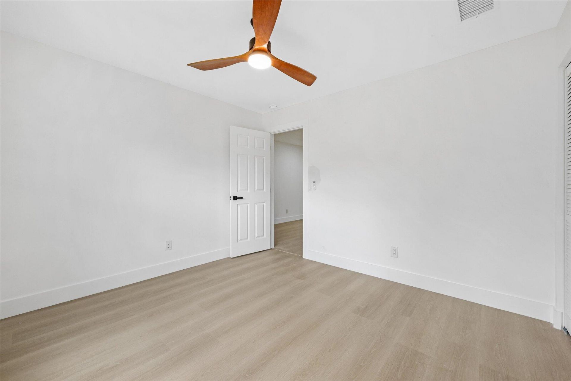 1803 Service Road, North Palm Beach, FL 33408 Photo