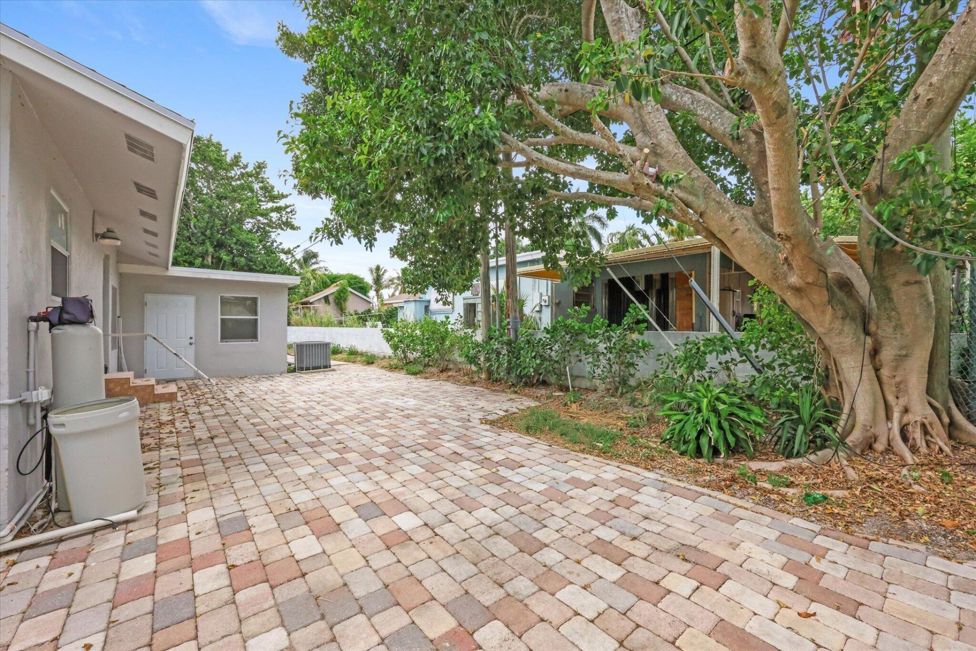 1803 Service Road, North Palm Beach, FL 33408 Photo