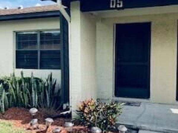6034 INDRIO Road, Unit 5, Fort Pierce, FL 34951
