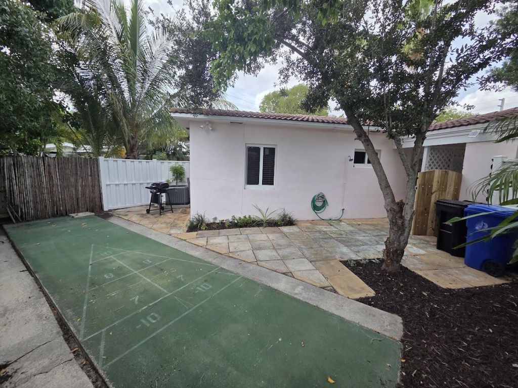 1152 Bayview Drive, Unit 1152, Fort Lauderdale, FL 33304 Photo