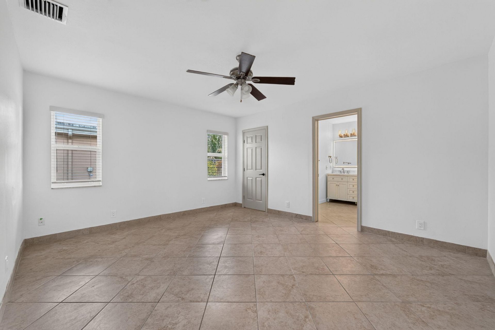 905 NW 133rd Avenue, Sunrise, FL 33325 Photo