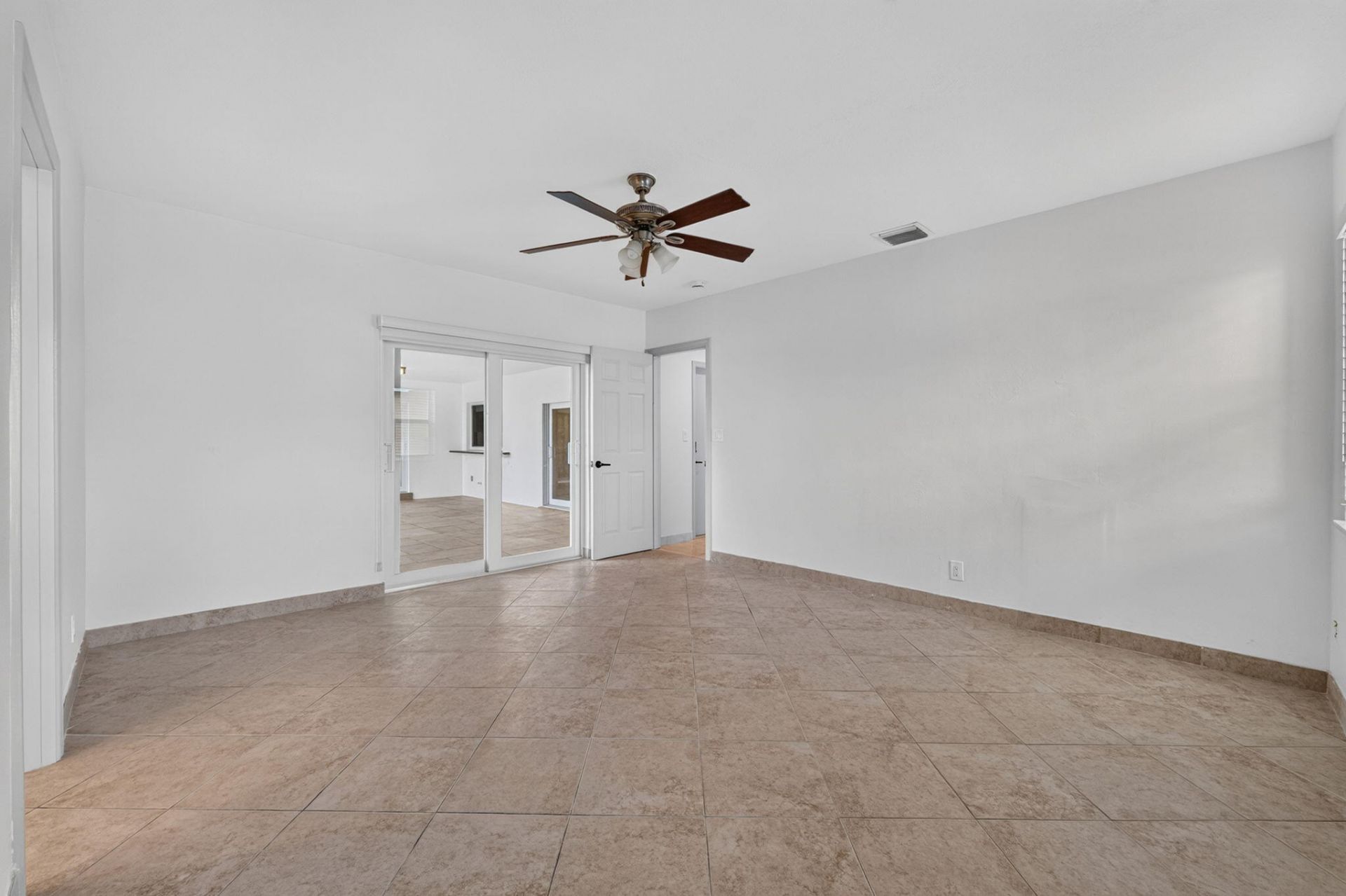 905 NW 133rd Avenue, Sunrise, FL 33325 Photo