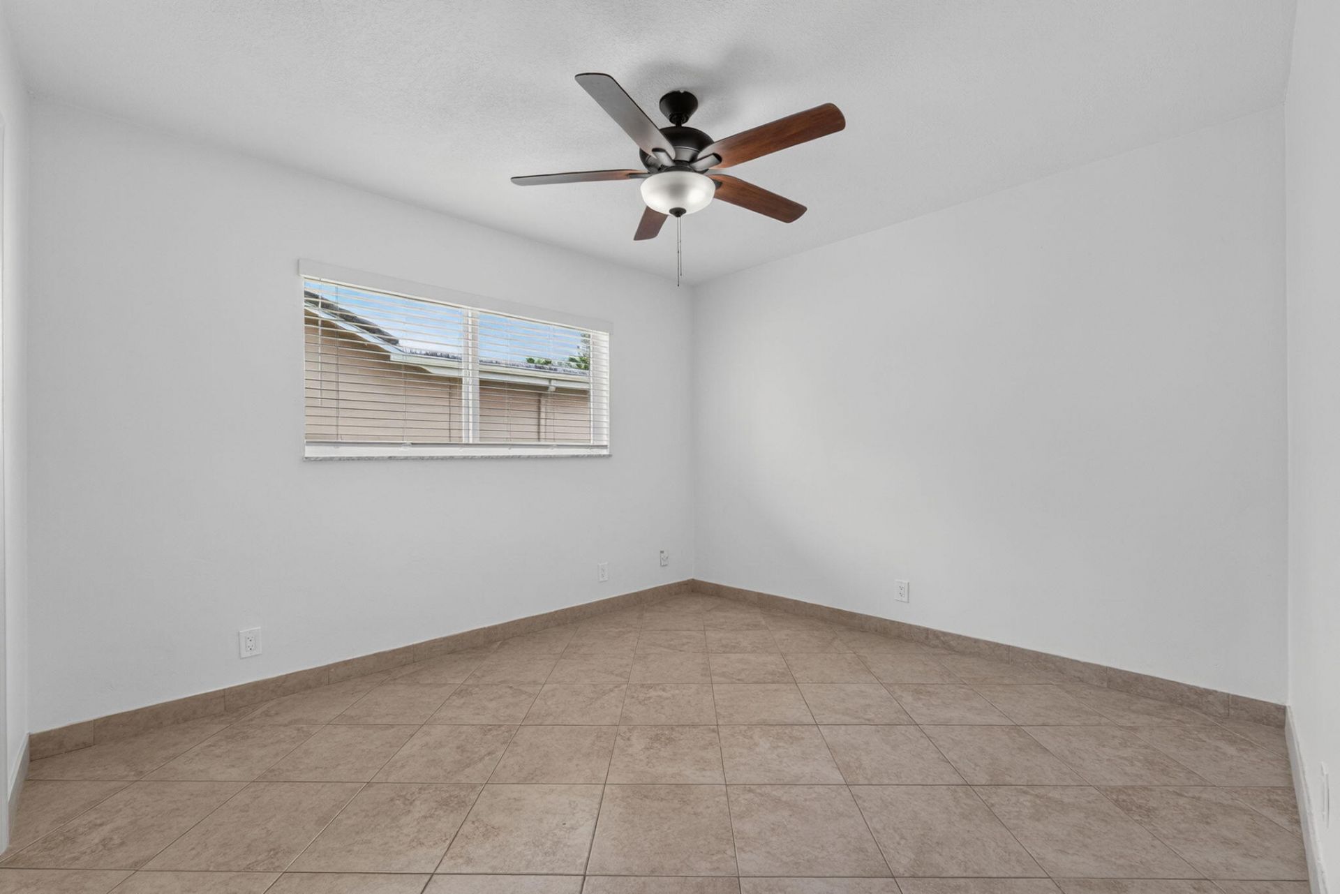 905 NW 133rd Avenue, Sunrise, FL 33325 Photo