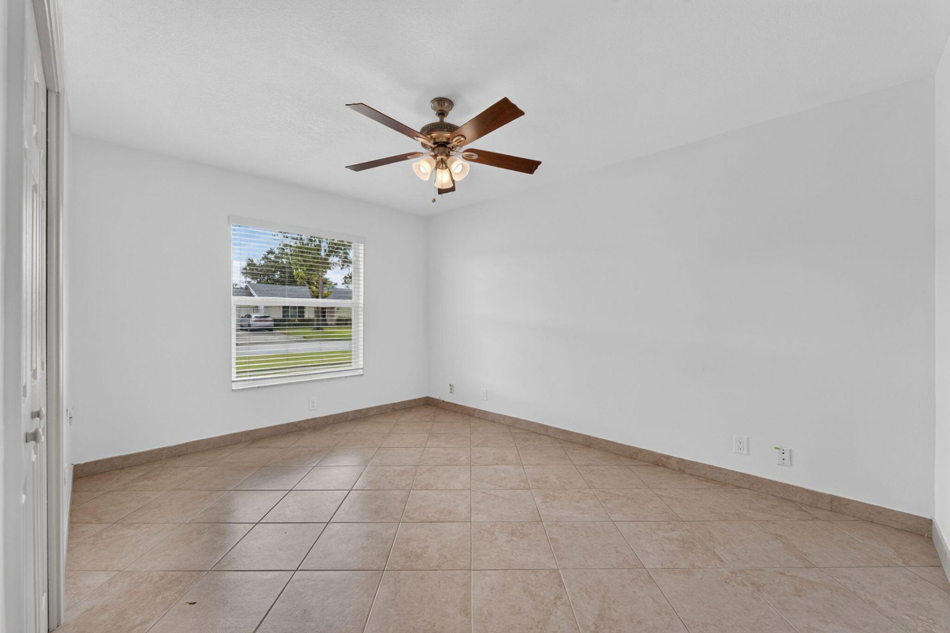 905 NW 133rd Avenue, Sunrise, FL 33325 Photo