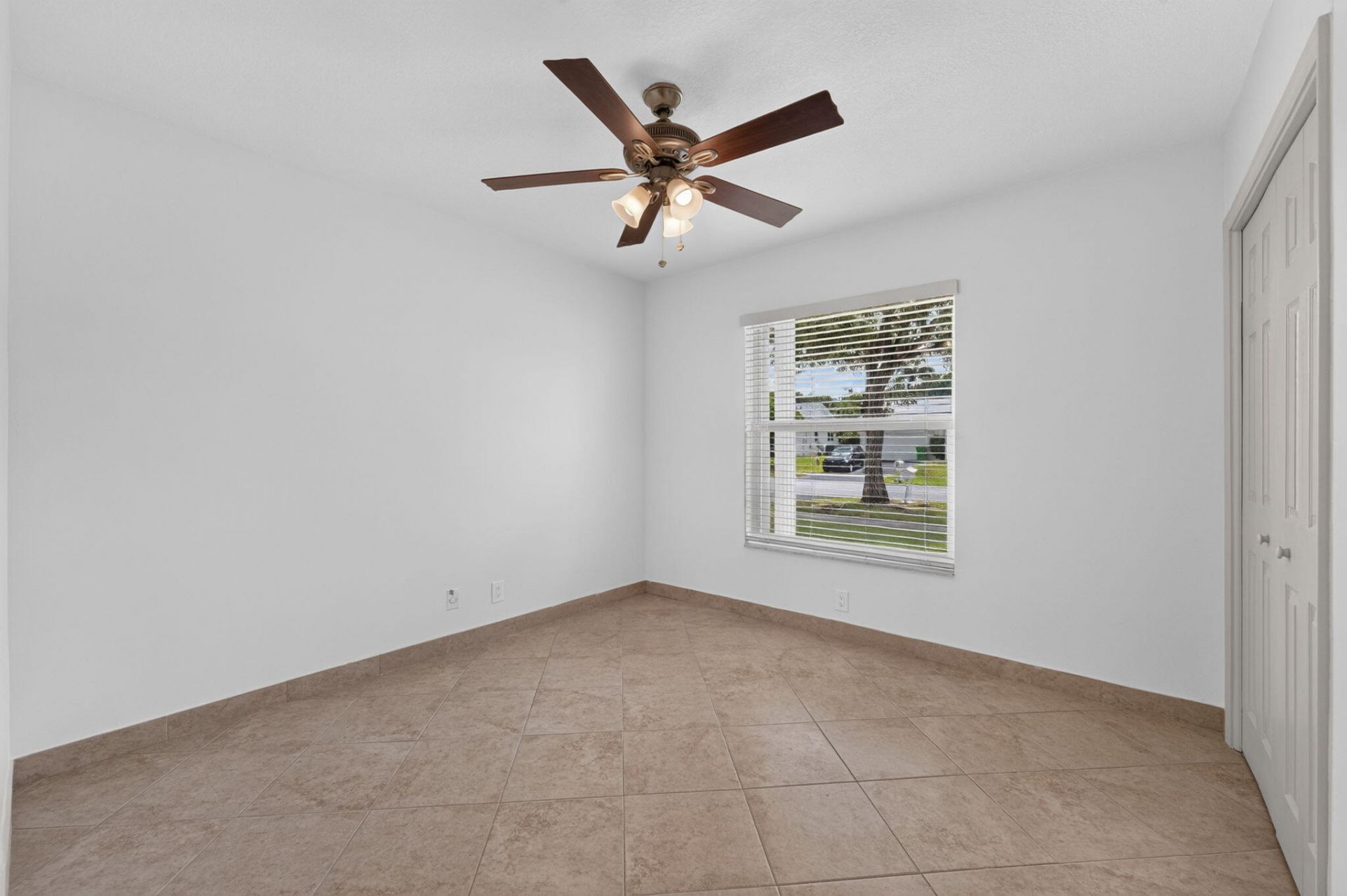 905 NW 133rd Avenue, Sunrise, FL 33325 Photo