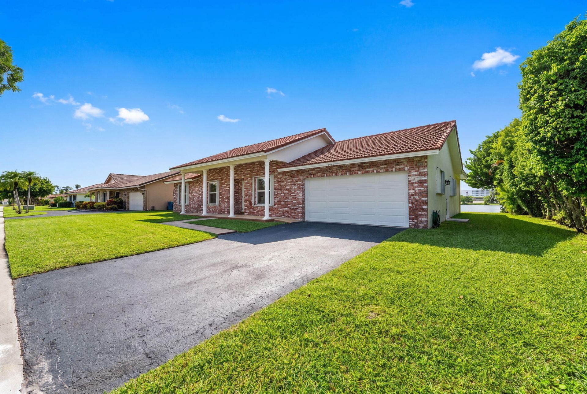 905 NW 133rd Avenue, Sunrise, FL 33325 Photo