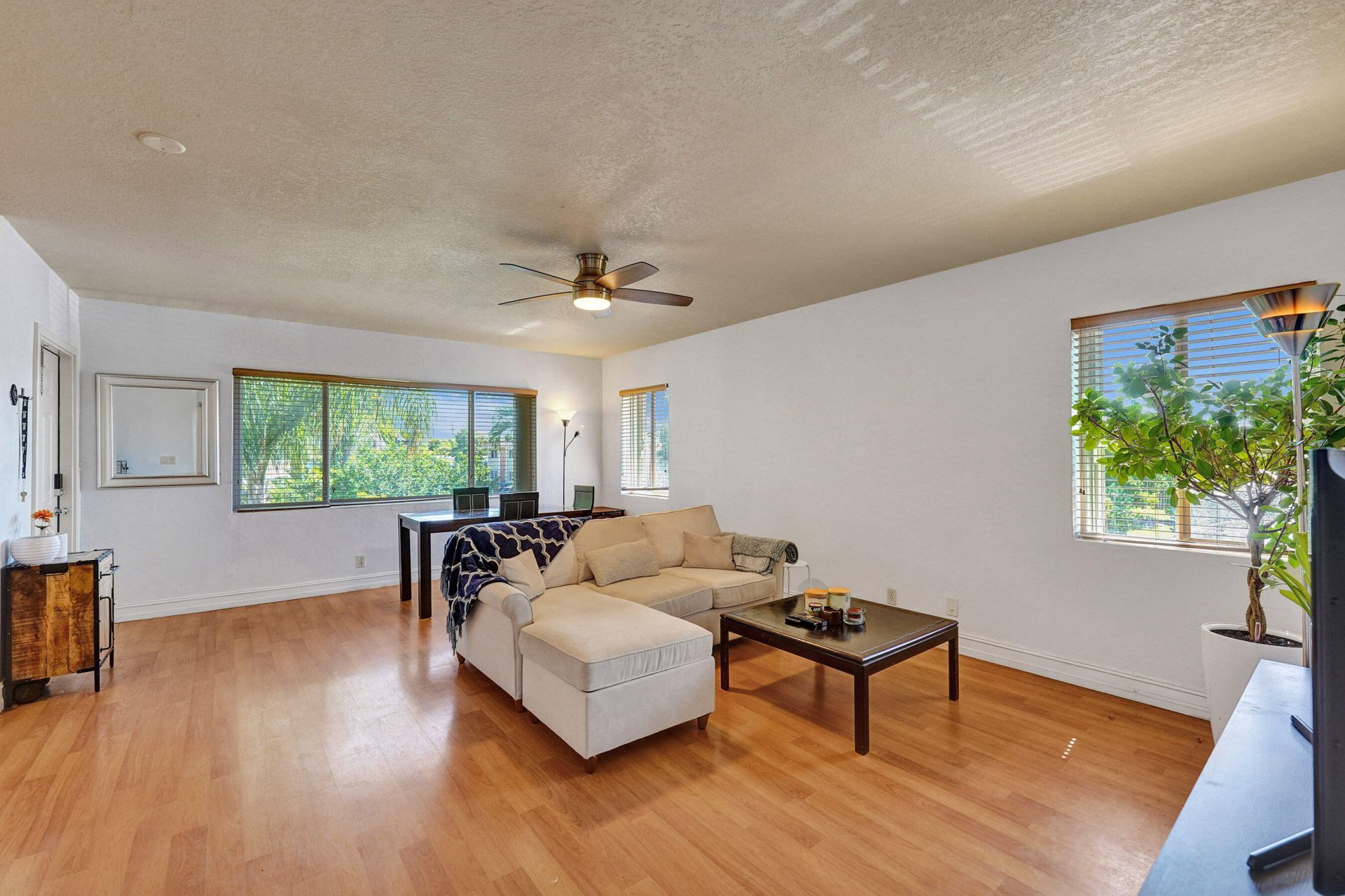 1423 Holly Heights Drive, Unit 12, Fort Lauderdale, FL 33304 Photo