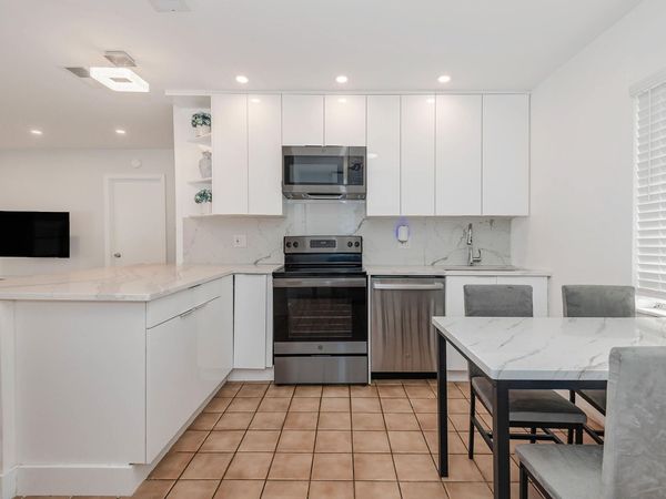 2275 SE 6th Street, Unit 2, Pompano Beach, FL 33062