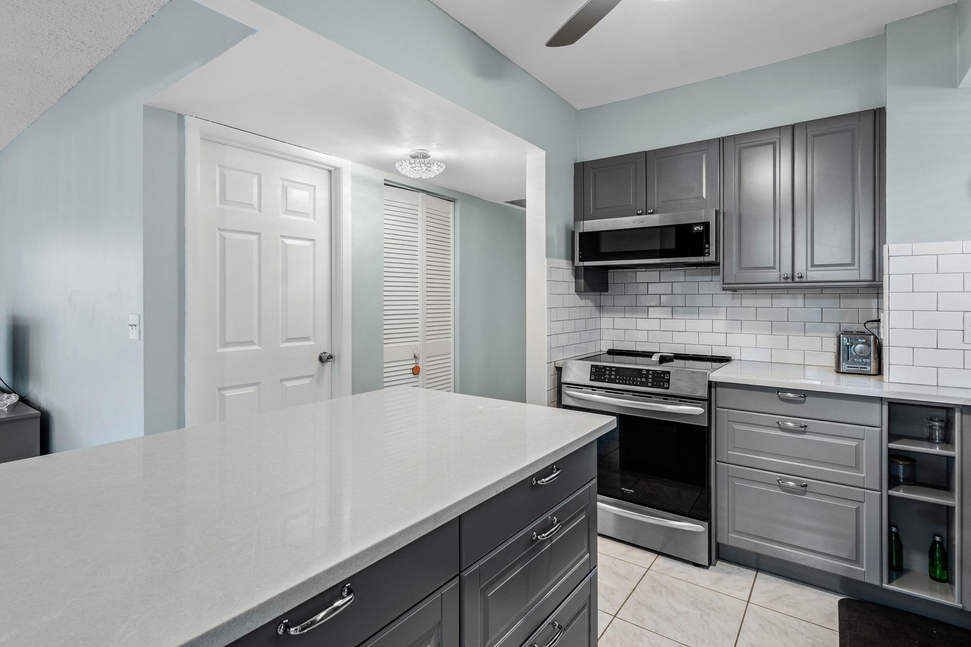 721 Lori Drive, Unit 208, Palm Springs, FL 33461 Photo