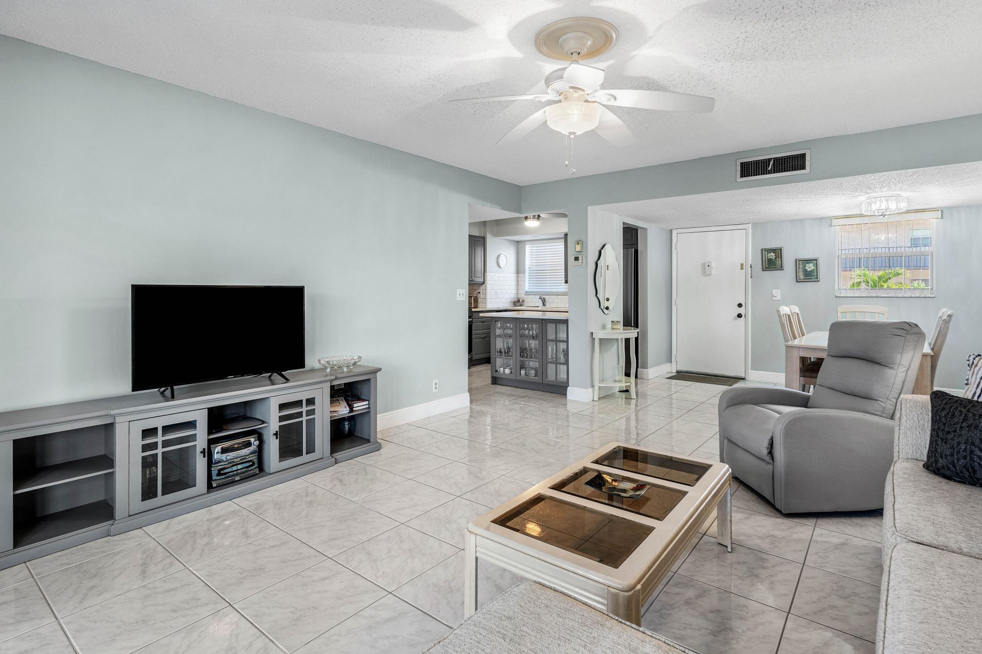 721 Lori Drive, Unit 208, Palm Springs, FL 33461 Photo