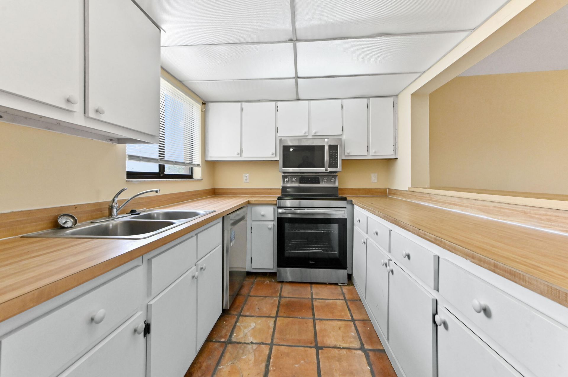 2820 Tennis Club Drive, Unit 401, West Palm Beach, FL 33417 Photo