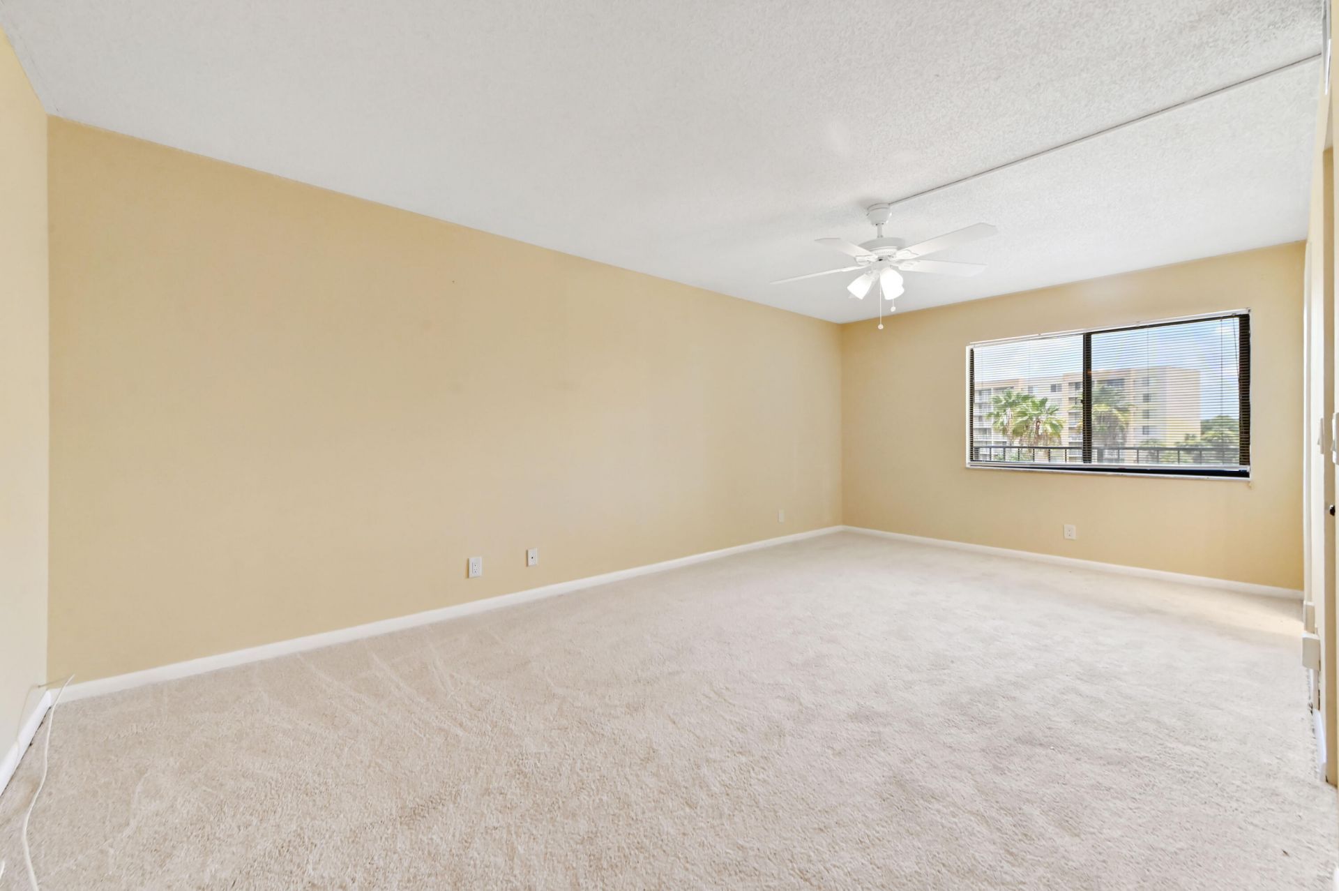 2820 Tennis Club Drive, Unit 401, West Palm Beach, FL 33417 Photo
