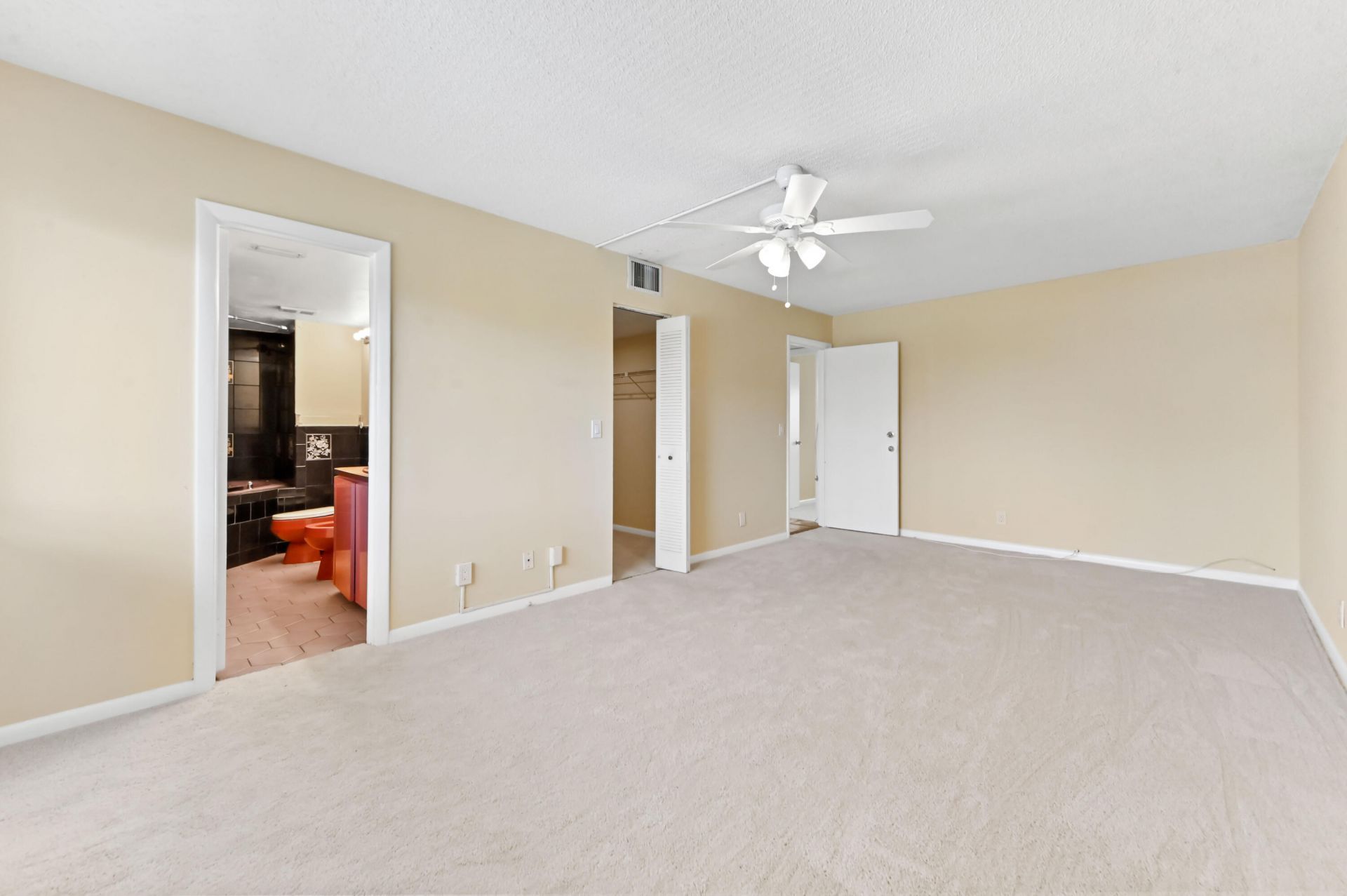 2820 Tennis Club Drive, Unit 401, West Palm Beach, FL 33417 Photo