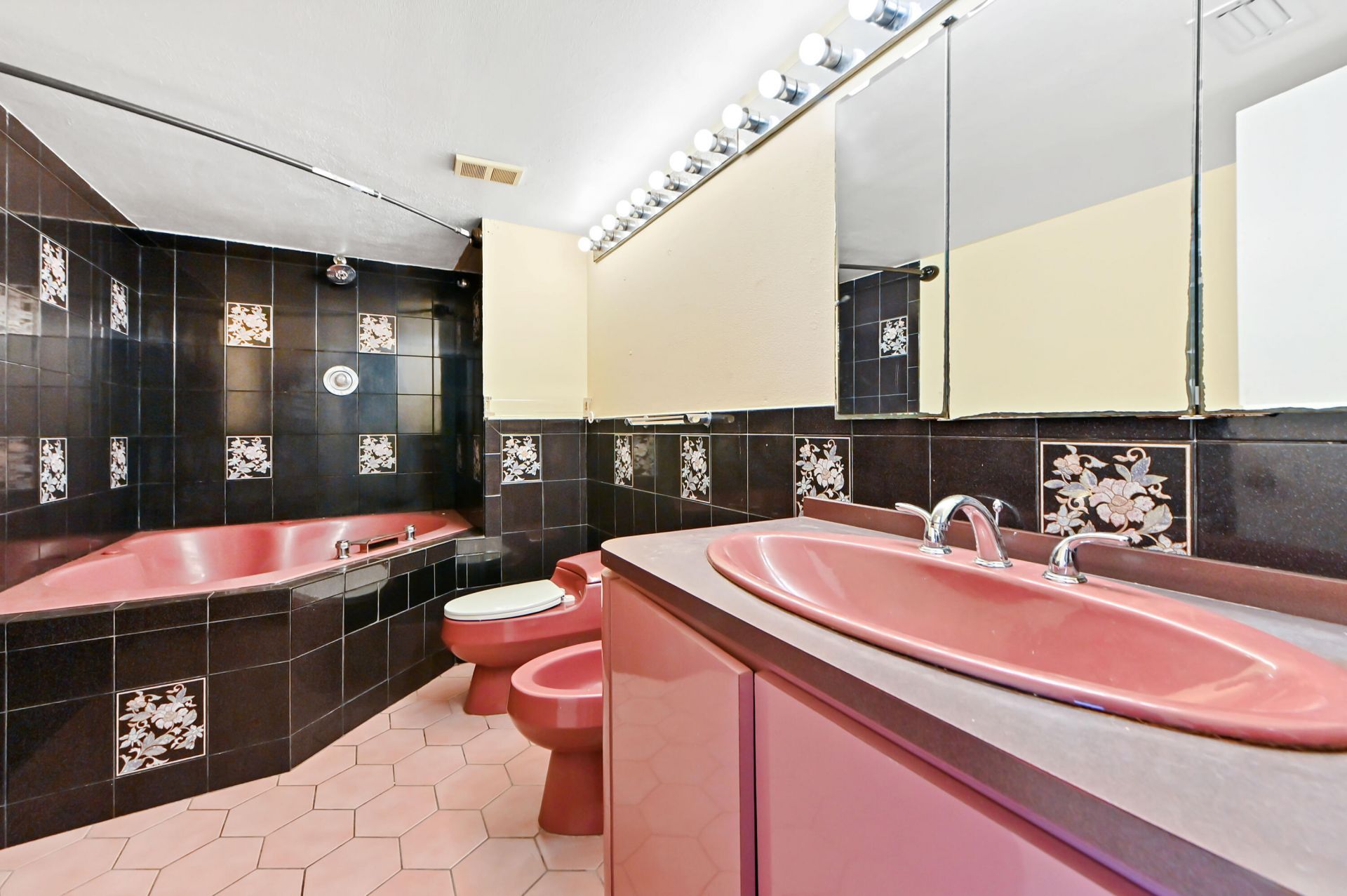 2820 Tennis Club Drive, Unit 401, West Palm Beach, FL 33417 Photo
