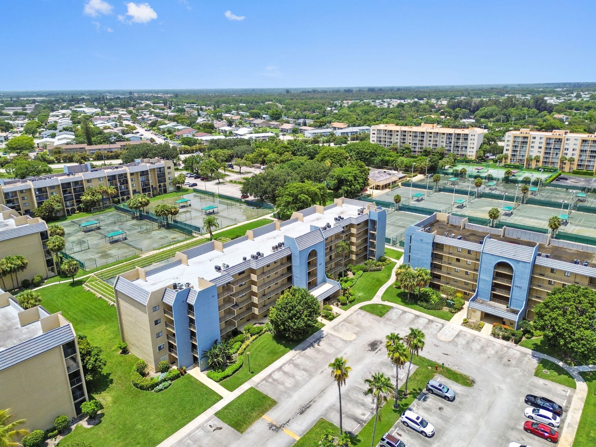 2820 Tennis Club Drive, Unit 401, West Palm Beach, FL 33417 Photo