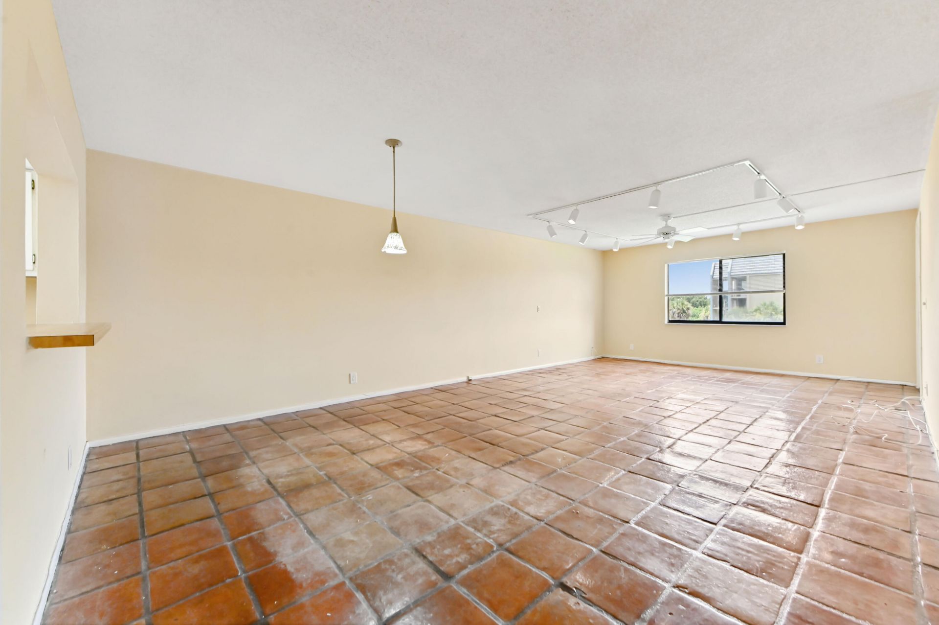 2820 Tennis Club Drive, Unit 401, West Palm Beach, FL 33417 Photo