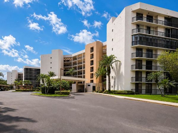 5279 S FOUNTAINS Drive S, Unit 703, Lake Worth, FL 33467