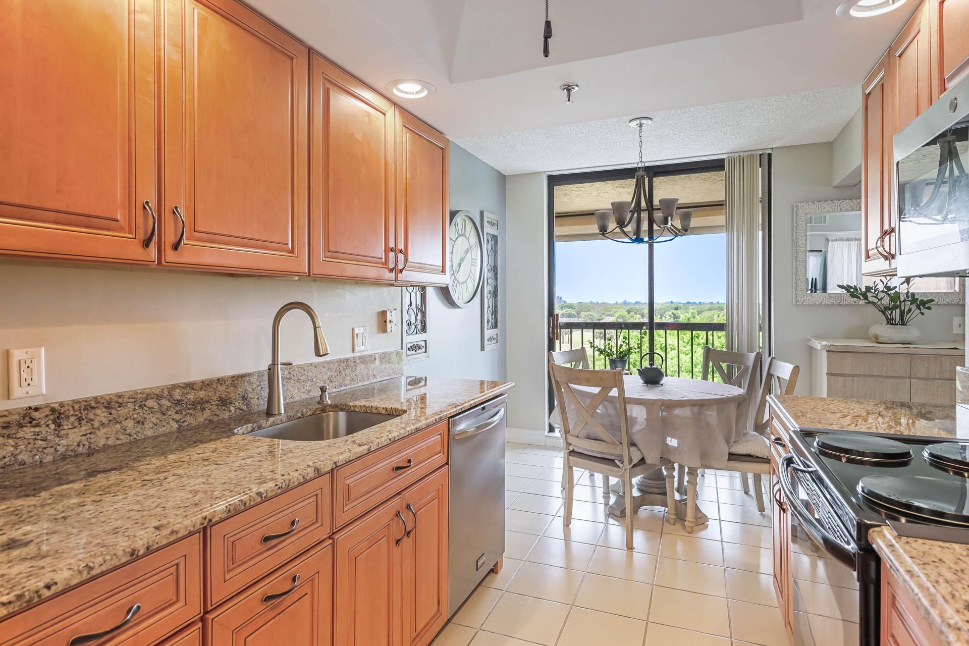 5279 S Fountains Drive S, Unit 703, Lake Worth, FL 33467 Photo