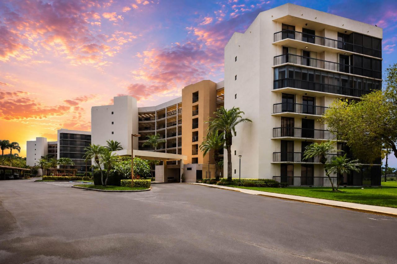 5279 S Fountains Drive S, Unit 703, Lake Worth, FL 33467 Photo