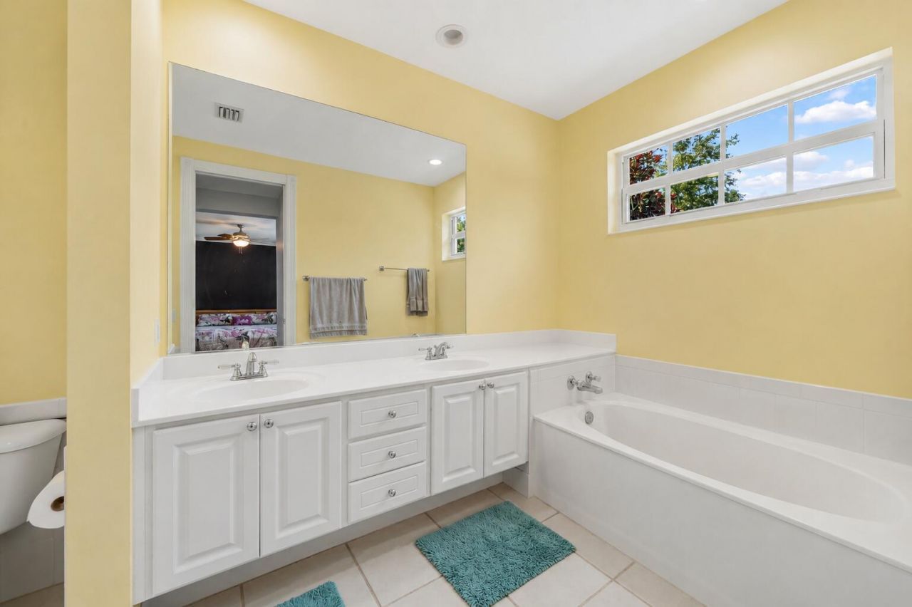 142 Newcastle Drive, Jupiter, FL 33458 Photo