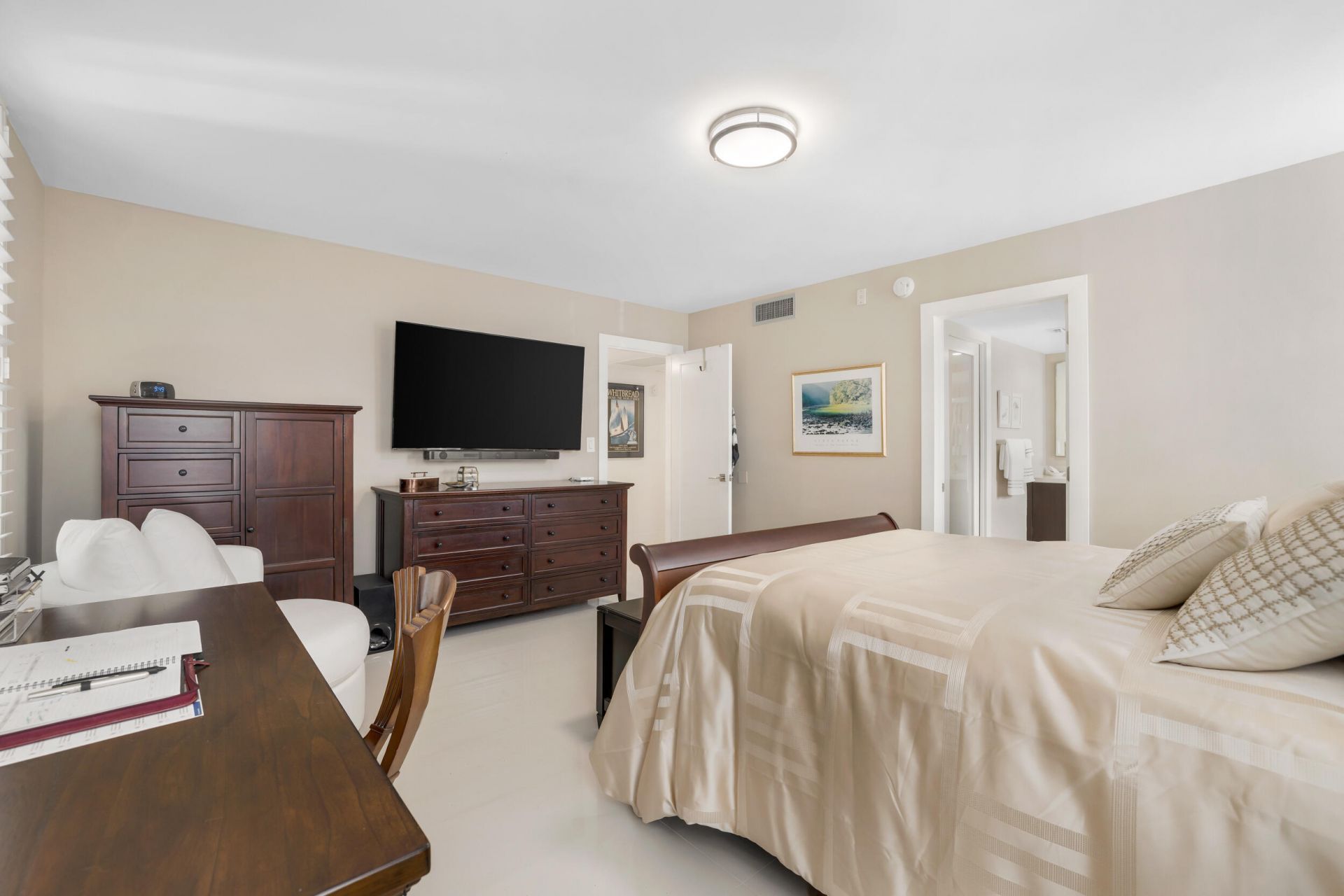 3930 Oaks Clubhouse Drive, Unit 401, Pompano Beach, FL 33069 Photo
