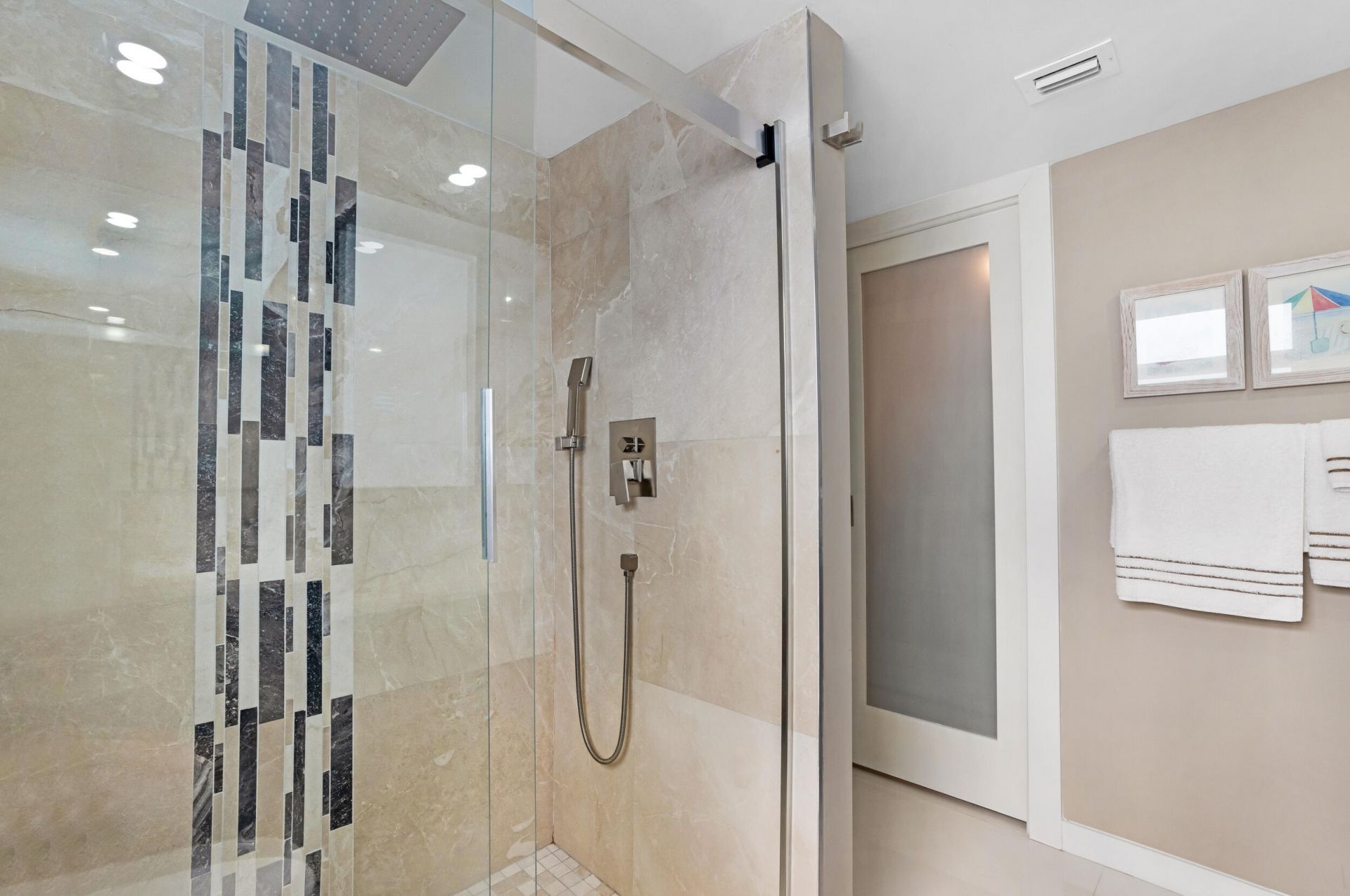 3930 Oaks Clubhouse Drive, Unit 401, Pompano Beach, FL 33069 Photo
