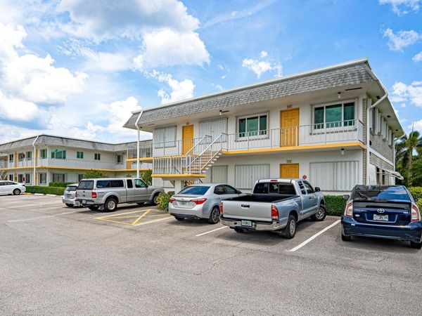 3120 LAKE OSBORNE Drive, Unit Bldg 7 Apt, Lake Worth Beach, FL 33461