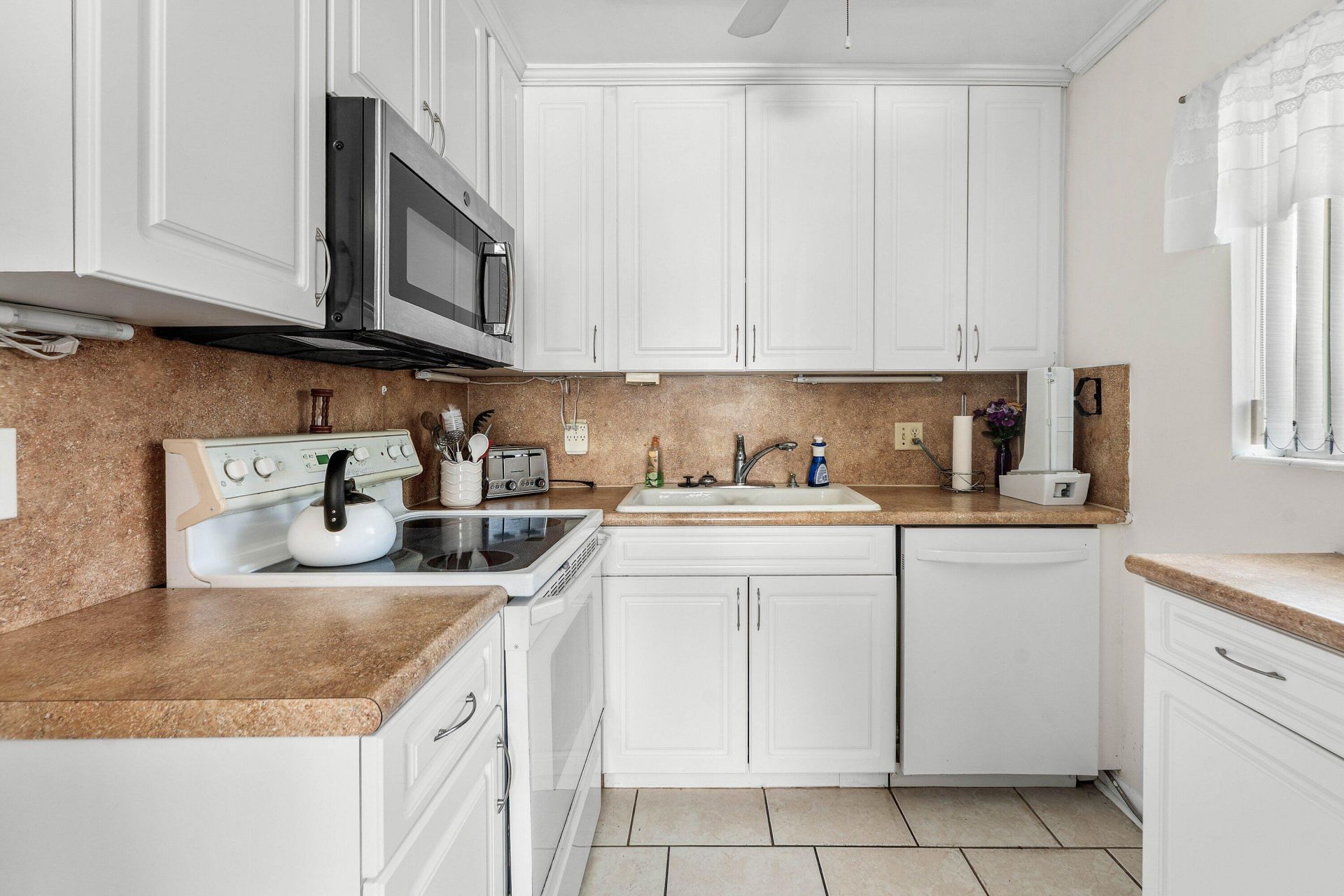 3120 Lake Osborne Drive, Unit Bldg 7 Apt, Lake Worth Beach, FL 33461 Photo