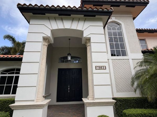7952 NW 161ST Terrace, Miami Lakes, FL 33016