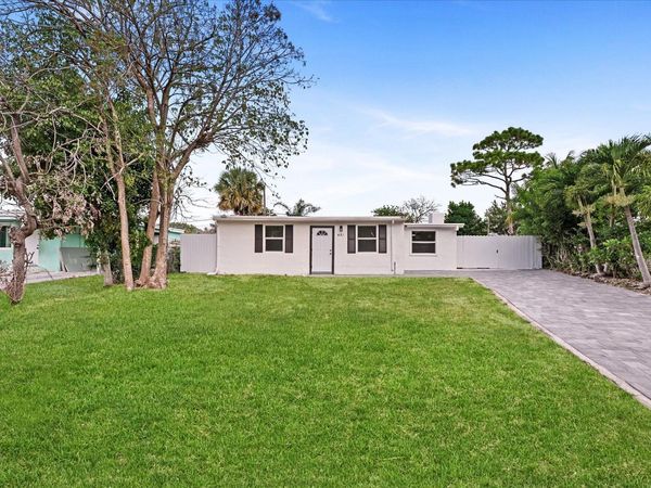 431 Ficus Tree Drive, Lantana, FL 33462