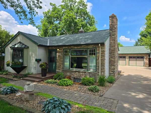493 Wheelock Parkway W, Saint Paul, MN 55117