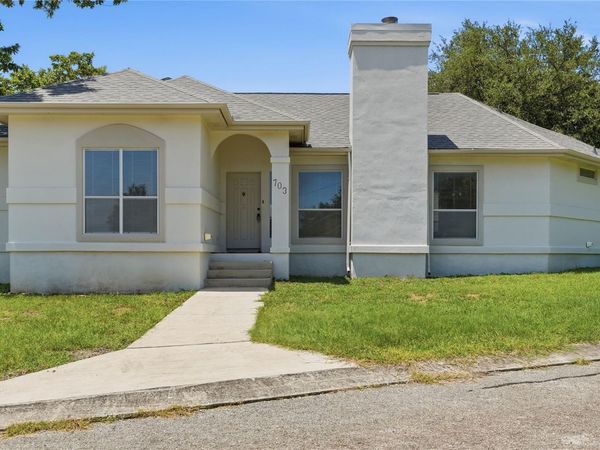 703 Lazy Bluff LN , New Braunfels, TX 78130