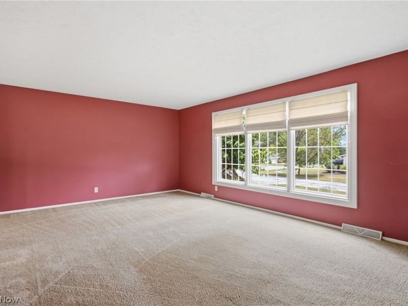 7000 Drexel Drive, Seven Hills, OH 44131 Photo 10