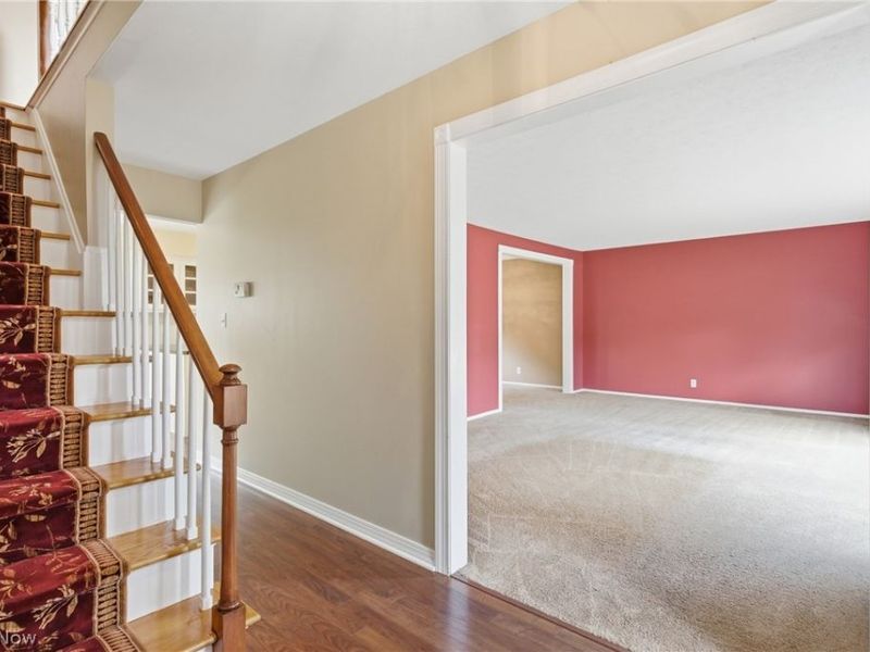 7000 Drexel Drive, Seven Hills, OH 44131 Photo 6