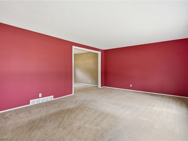 7000 Drexel Drive, Seven Hills, OH 44131 Photo 9